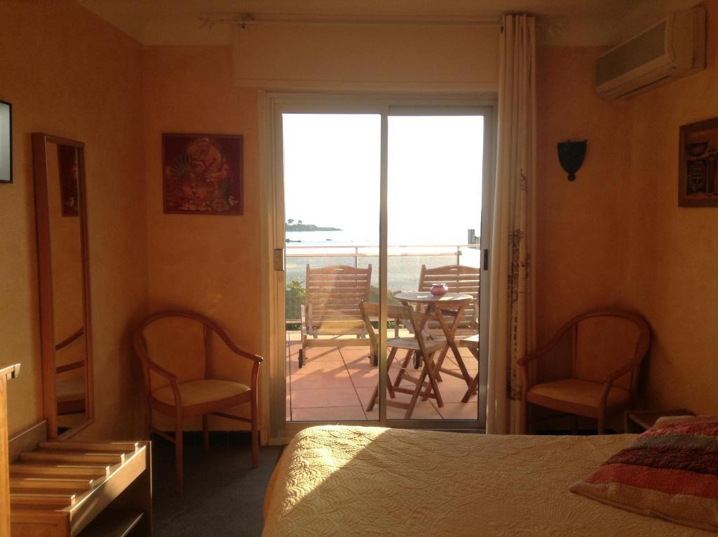 Hotel La Caravelle Fréjus Eksteriør billede