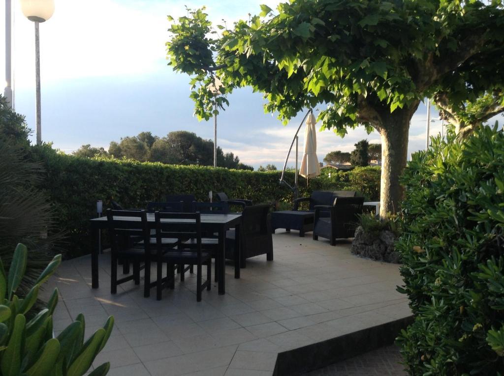 Hotel La Caravelle Fréjus Eksteriør billede