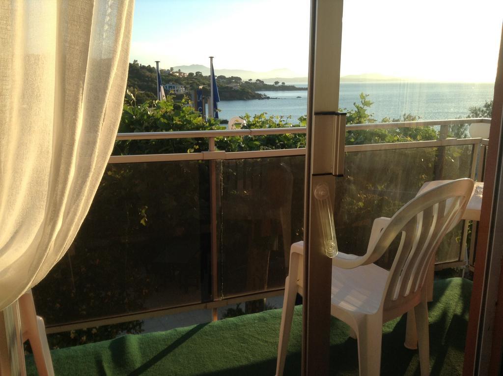 Hotel La Caravelle Fréjus Eksteriør billede